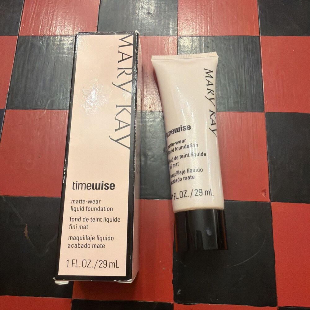 Mary Kay 038753 Ivory 4 timeWise Matte-Wear Liquid Foundation 1 oz (New in Box)